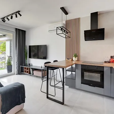 Flatbook - Baltic Garden Z Basenem I Parkingiem *